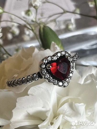 Кольцо возвышенное сердце