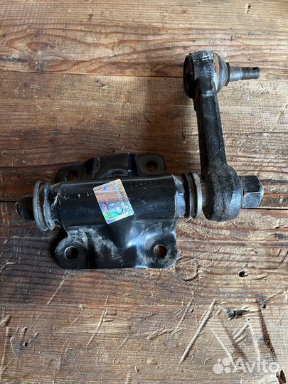 Маятниковый рычаг, рулевой трапеции