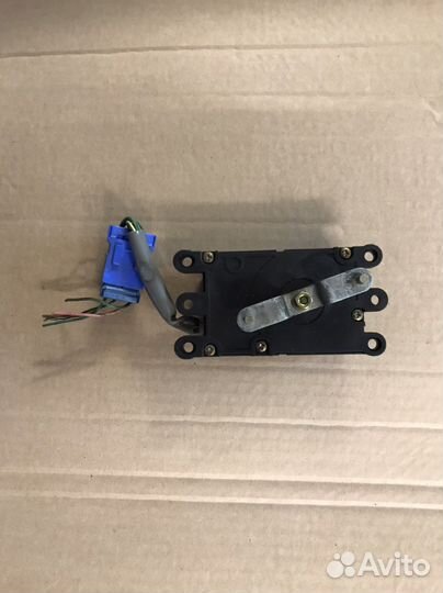 Моторчик заслонки отопителя Mazda 626GE