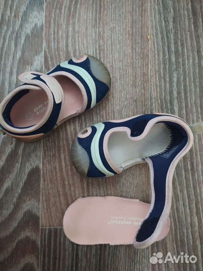 Обувь на первый шаг для девочки