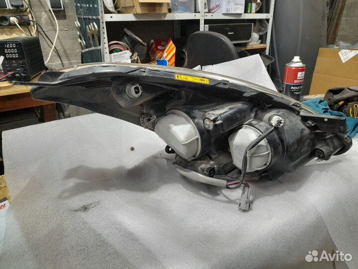 Фара левая Toyota Wish