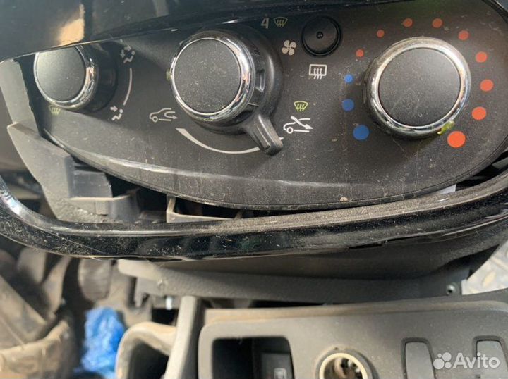 Блок управления печкой Renault Duster