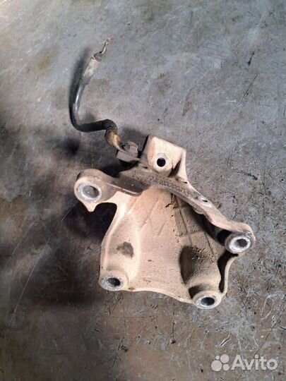 Кронштейн двигателя Audi A6 C6