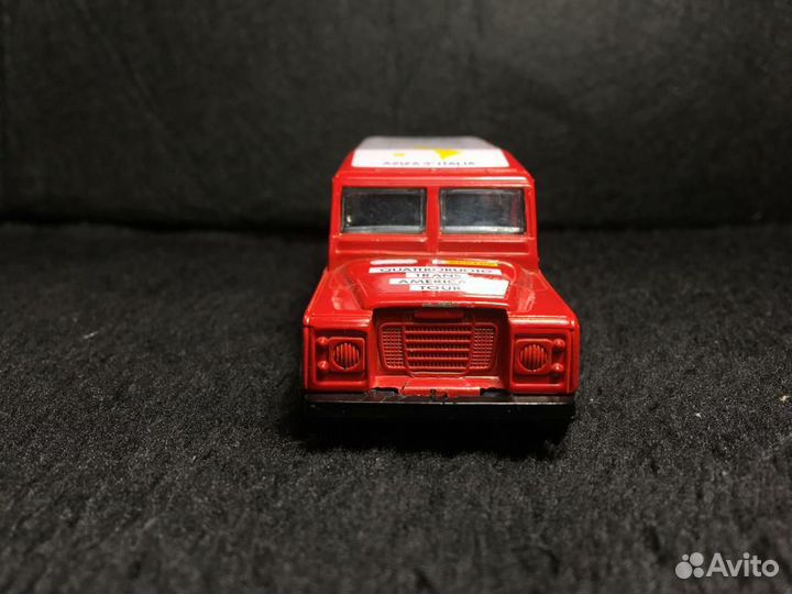 Модель Land Rover 1:43 Bburago