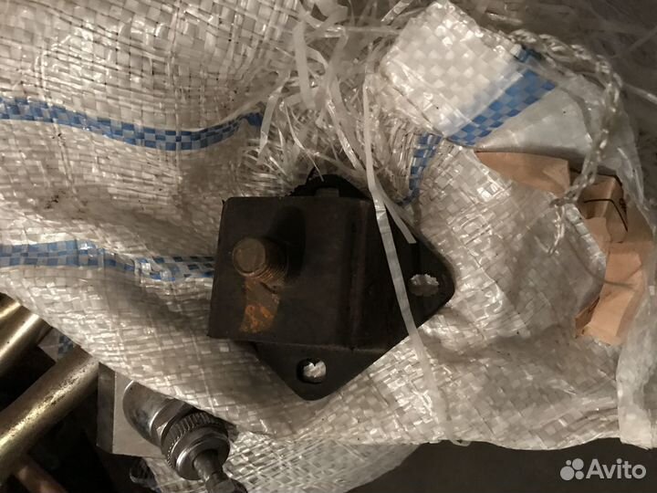 Подушки опоры двигателя Газ 21 Волга газ 69 М20