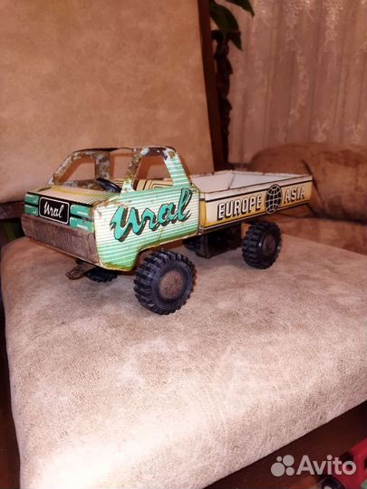Железная игрушка грузовик Урал СССР