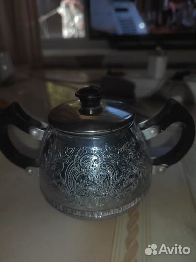 Заварочный чайник, сахарница, молочник