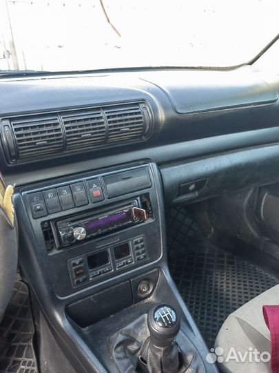 Audi A4 1.6 МТ, 1995, 326 000 км