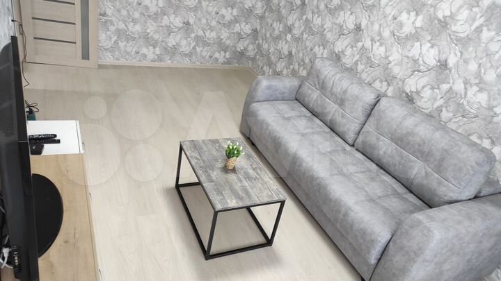 2-к. квартира, 43 м², 2/5 эт.