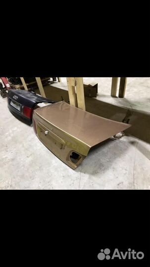 Крышка багажника Митцубиси Каризма седан