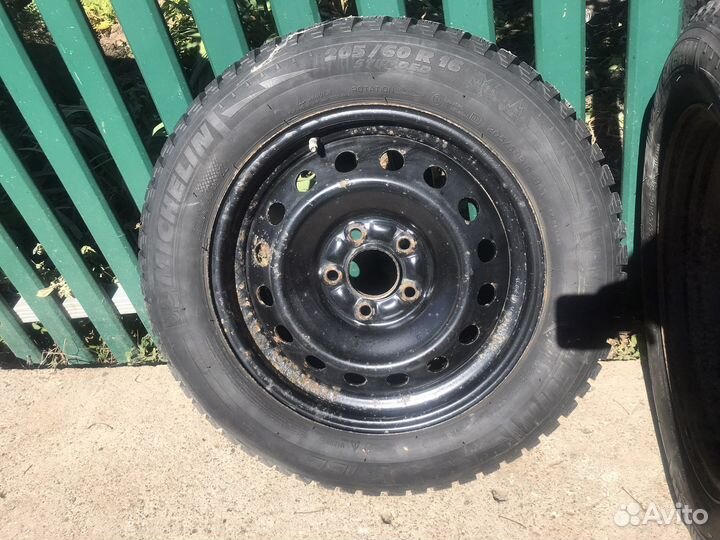 R16 Michelin X-Ice North XIN2 205/60, PCD 5x114.3 DIA 67.1