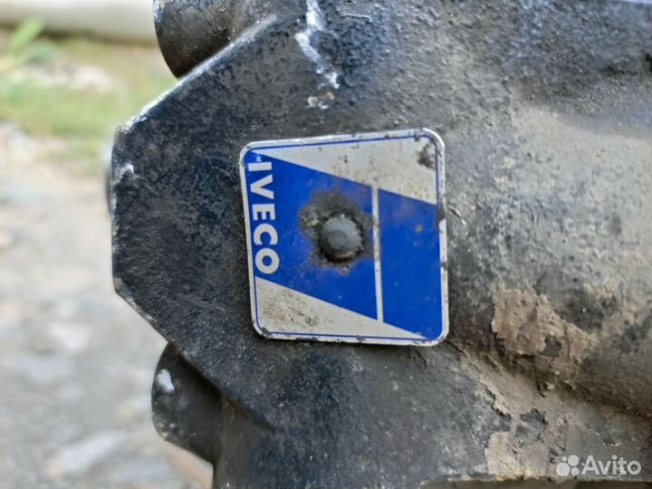 Балка Ивеко траккер