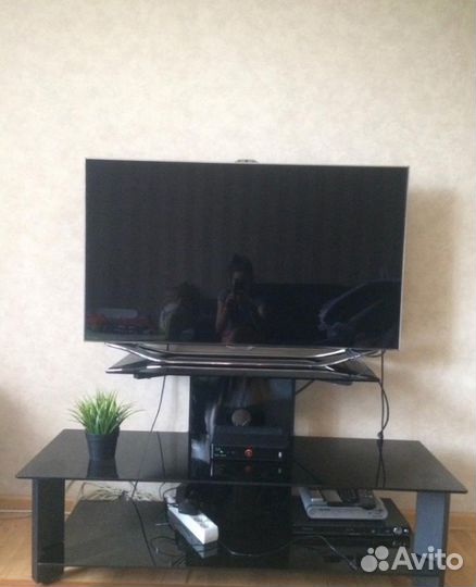 Стол под телевизор