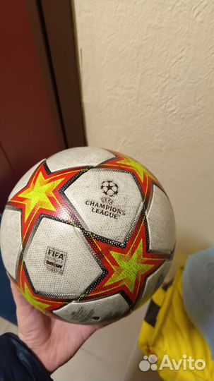 Футбольный мяч