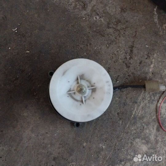 Вентилятор задней печки Mitsubishi Pajero 2