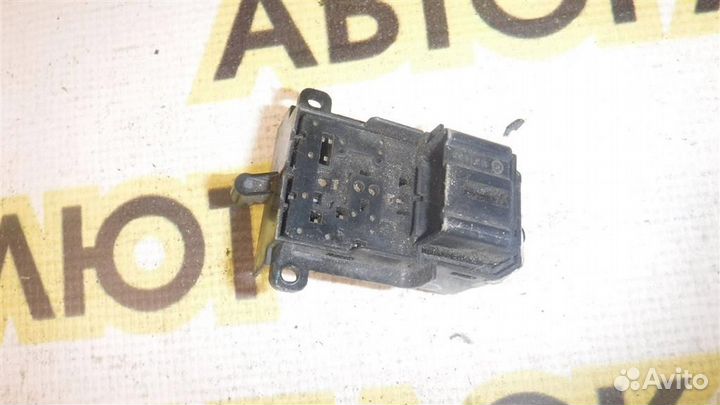 Кнопка стеклоподъемника Honda Civic 5D viii 2006