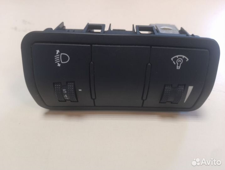 Блок кнопок Hyundai Solaris 2011-2014 39F1001110