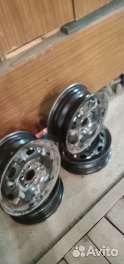 Штампованные диски r14 на skoda rapid