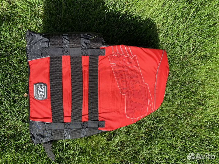 Продаются спасательные жилеты