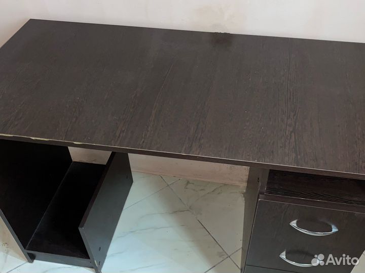 Письменный стол