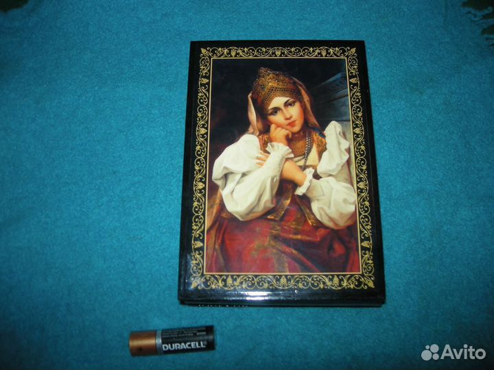 Шкатулка ларчик 8 марта СССР лаковая вешалки под б