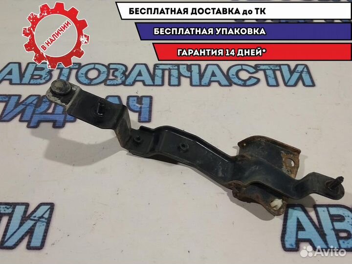 Кронштейн правый Nissan X-Trail