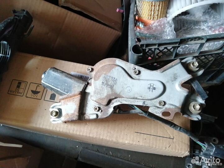 Мотор заднего стеклоочистителя Toyota 4Runner Surf