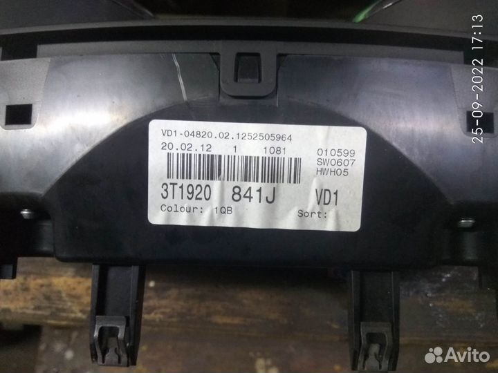 Панель приборов на Шкода Суперб 2012 года