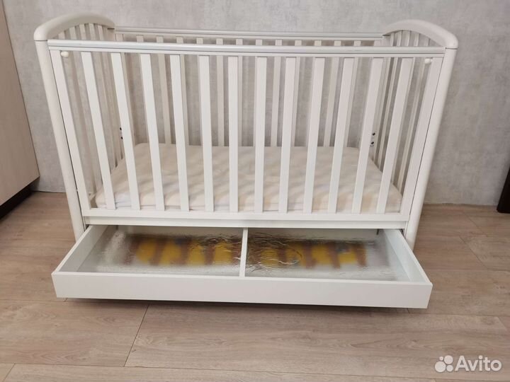 Детская кроватка с ящиком