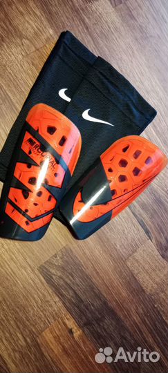 Щитки футбольные nike mercurial