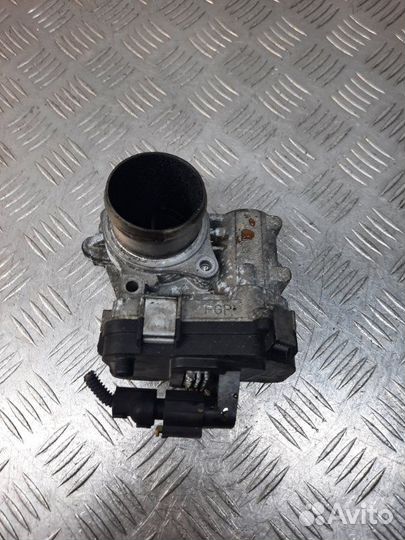 Дроссельная заслонка Opel Vectra универсал 1.9