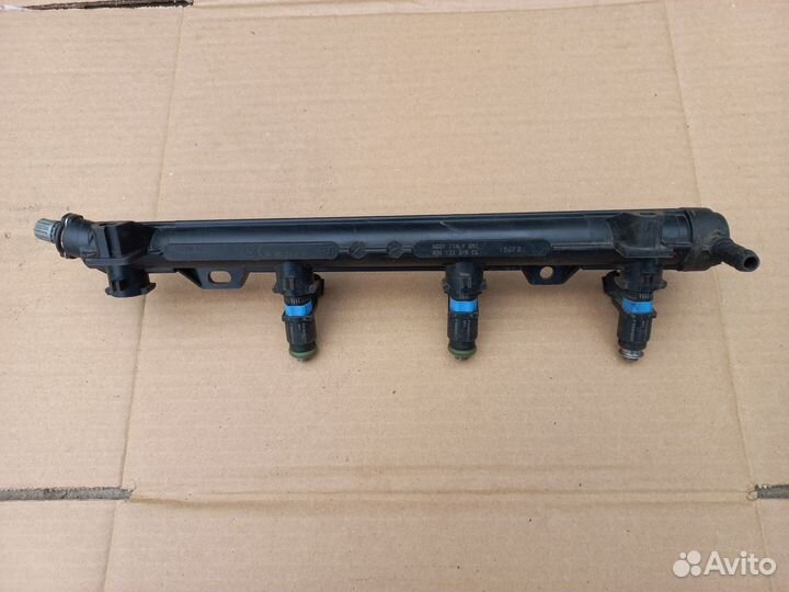 Топливная рампа форсунка Фольксваген Поло седан