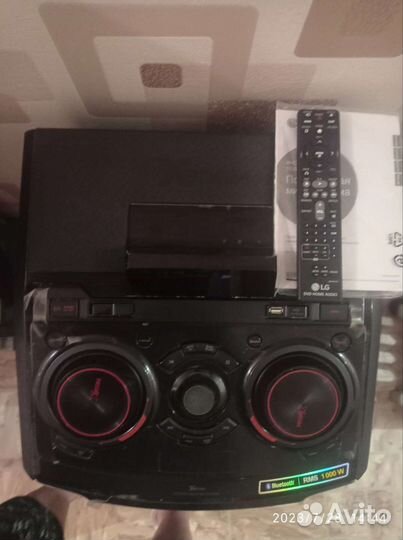 Заголовок:Портативная минисистема LG xboom OM7550