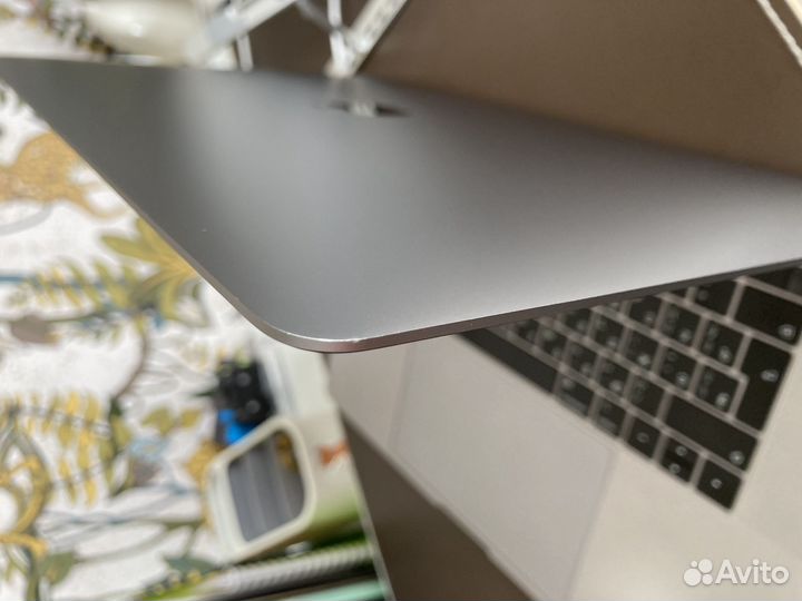 Apple Macbook Pro 15 2018 i7 16/256 Space Gray