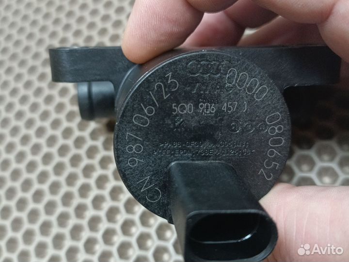 Новый 4H0121671B 5Q0906457J орига vag