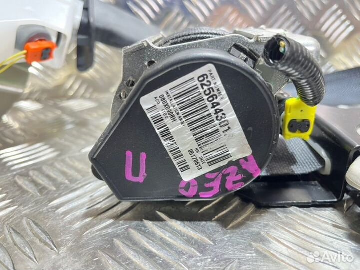 Ремень безопасности передний правый Nissan Leaf