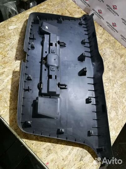 Обшивка двери багажника VW Touran 2003-2010