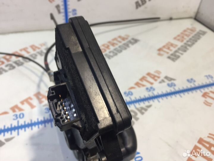 Мазда 6 Замок передней двери Лев