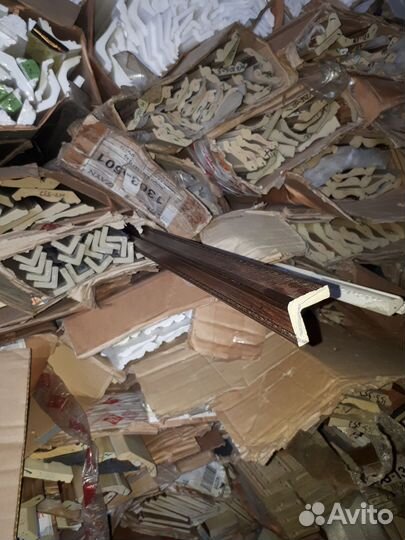 Потолочный плинтус