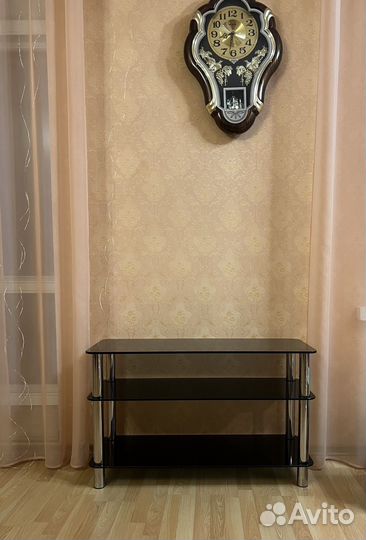 Стеклянная тумба