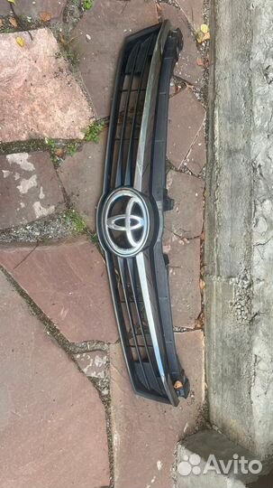 Решетка радиатора на toyota camry 55