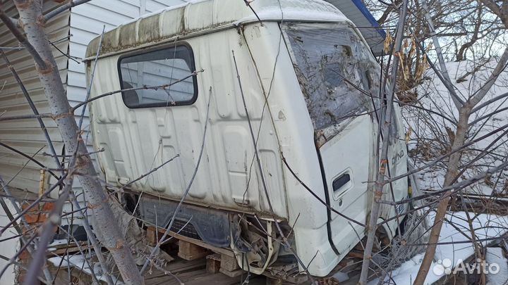 Кабина toyota dyna bu 142