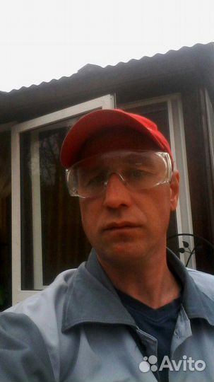 Монтажник, строитель, плотник