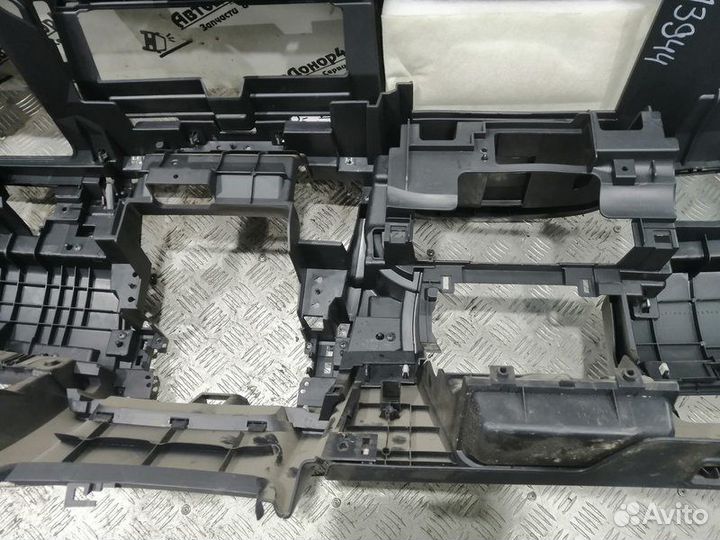 Торпедо Nissan Tiida C11