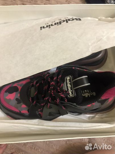 Кроссовки женские 38 размер новые