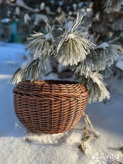 Кашпо плетеное из искусственного ротанга