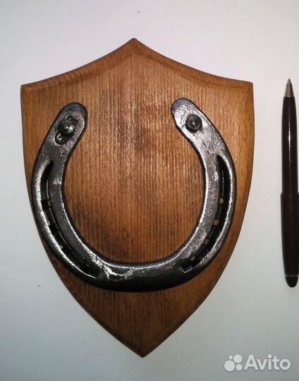 Плакетка мини с небольшой подковой на удачу