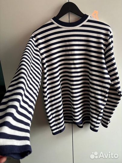 Женский свитер оверсайз в полоску вязанный 44-46