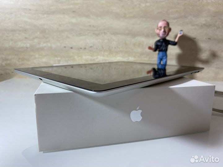 iPad 4 Wi-Fi+Симка 32Gb идеальное состояние