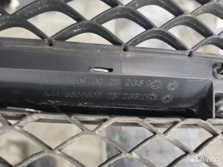 Решетка радиатора оригинальная mercedes w447 V-Kla